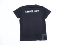 Черные футболки с надписью «COYOTE UGLY»