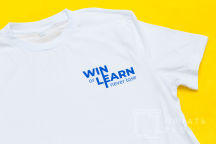 Белых футболки с логотипом «Win Of Learn»